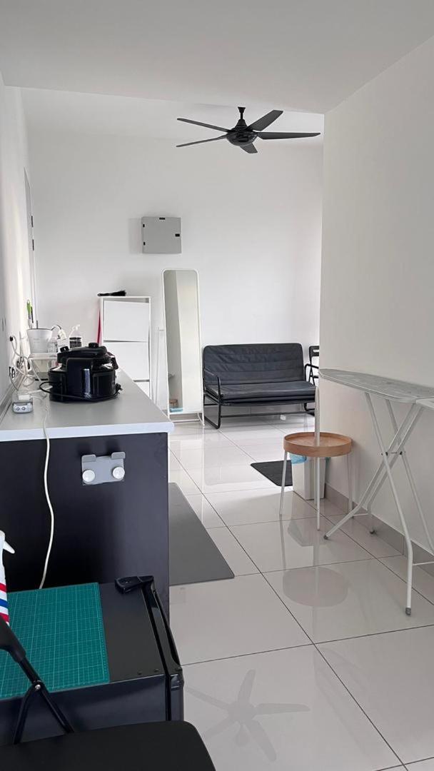 Fully Furnished Studio Unit. Sungai Buloh Exterior foto